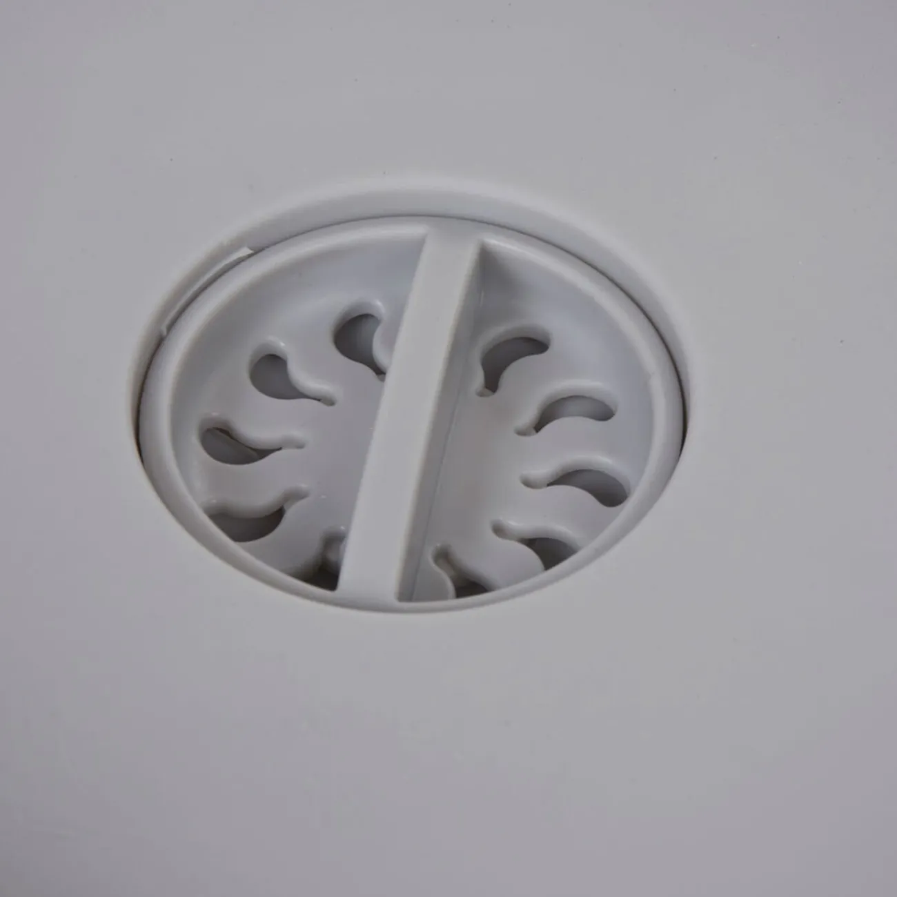 Gifi Nettoyage Et Entretien|Bassine rétractable bouchon évideur grise et bleue