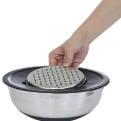 Gifi Bol à mixer inox avec base silicone et 3 râpes Ø22xH11,2cm