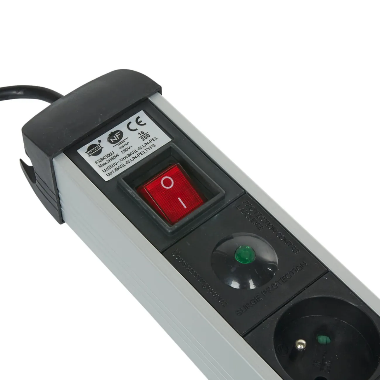 Gifi Accessoires Électriques^Multiprise parafoudre 6 prises et 2 usb noir